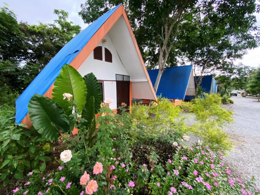 Zahrada ubytování บ้านไออรุณในฝัน ที่พักเมืองเลย วิวเขา