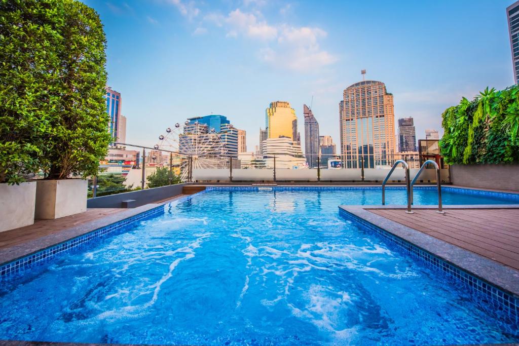 Bazén v ubytování Arawana Regency Park Sukhumvit nebo v jeho okolí