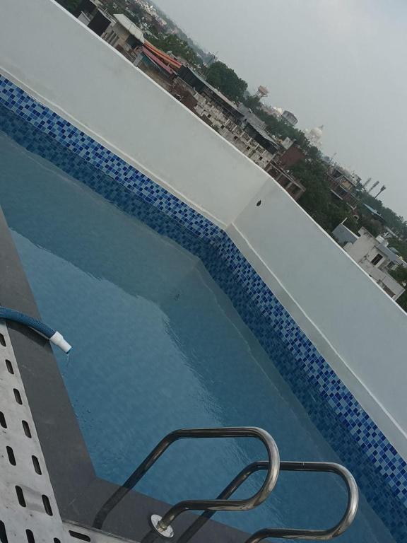 Bazén v ubytování Hotel Grand Empire nebo v jeho okolí