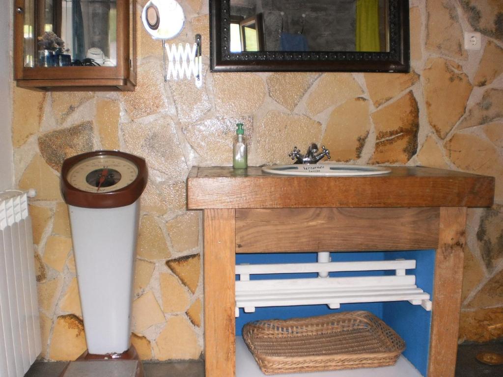 Larraenea Bed and Breakfast - Triple Room With Private Bathroom