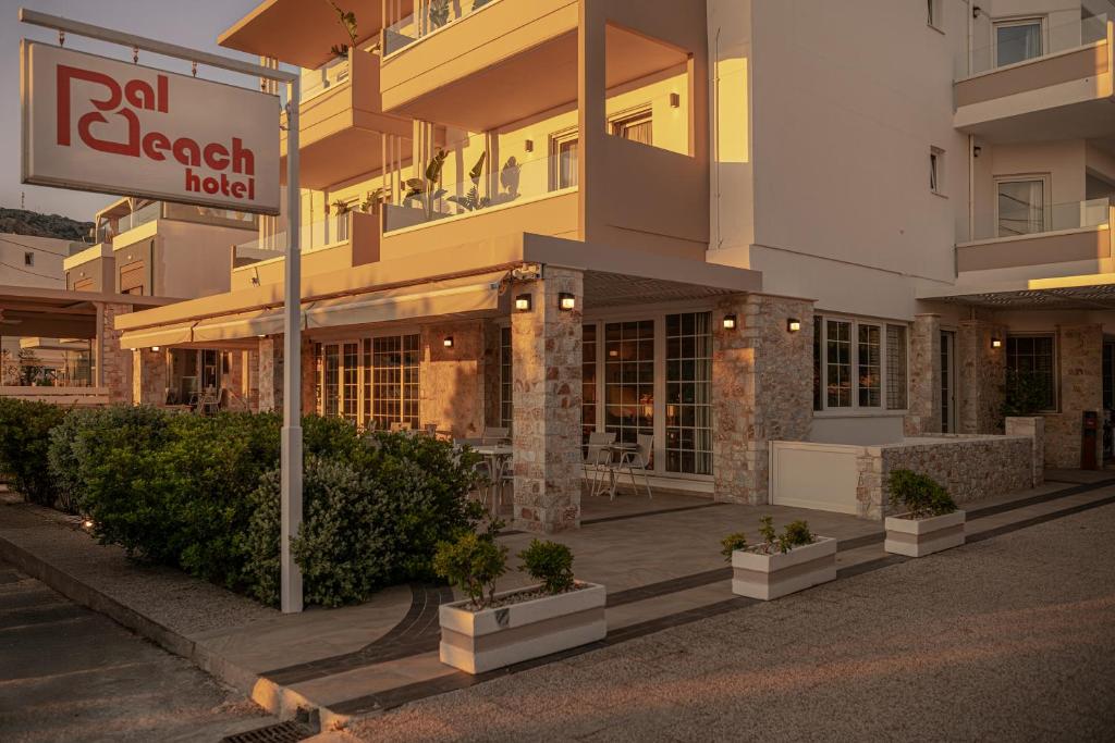 O edifício em que o hotel se localiza