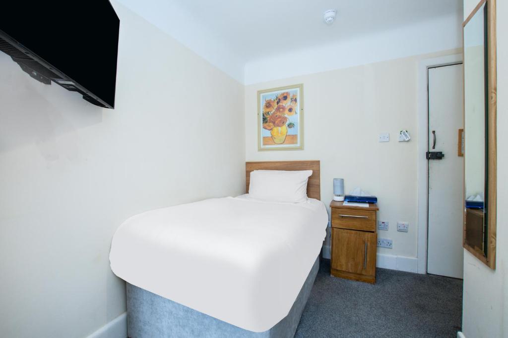 
Standard Single Room
