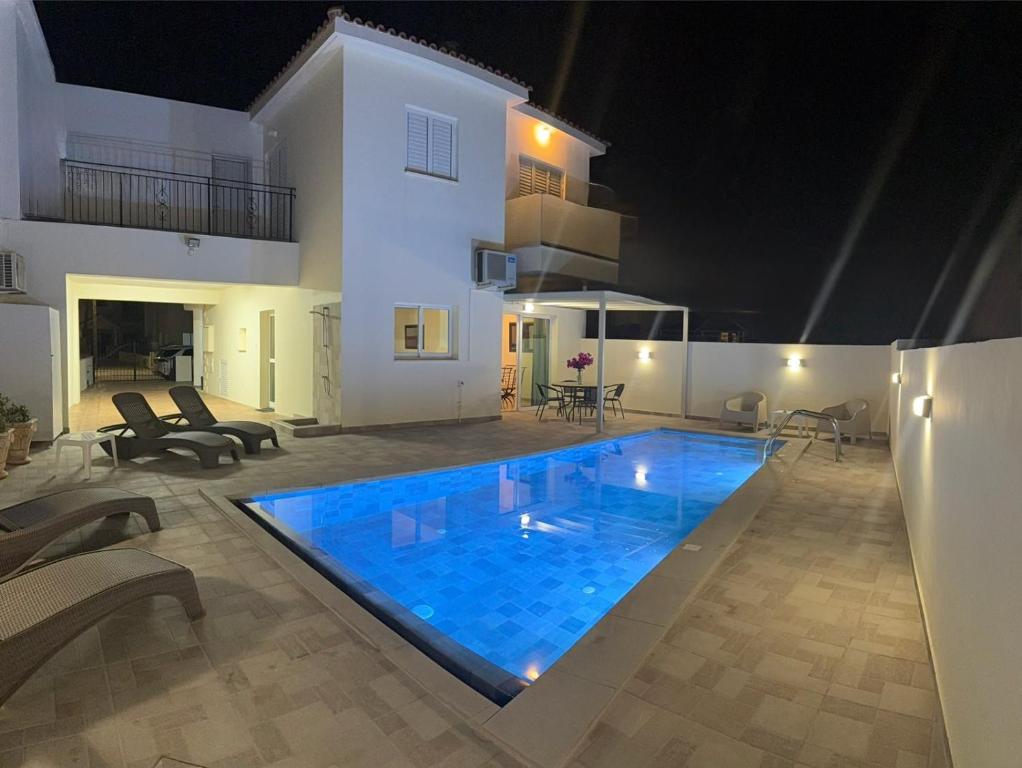 Kolam renang di atau dekat dengan Margarita Luxury 3 Bed & Pool