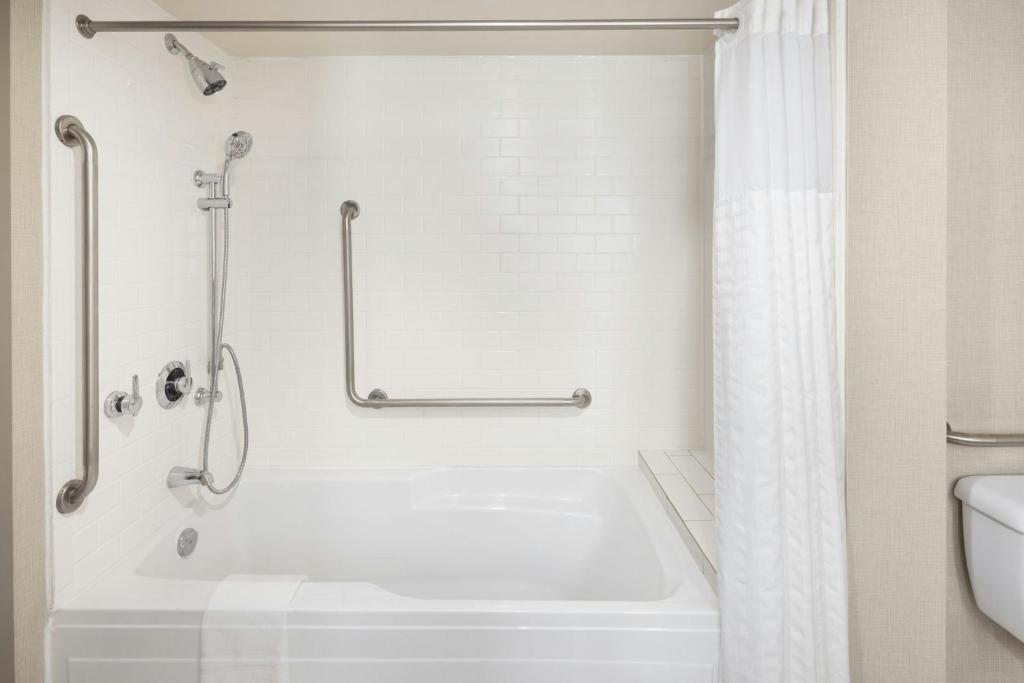 Four Points by Sheraton Halifax - Resim 28