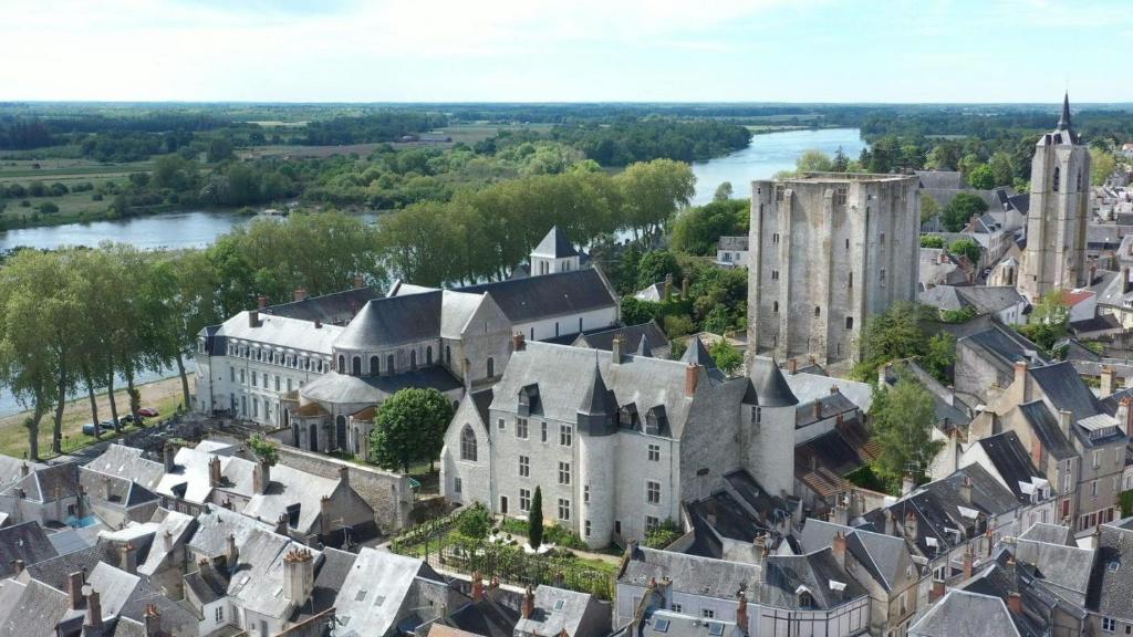 Nespecifikovaný výhled na destinaci Beaugency nebo výhled na město při pohledu z bed and breakfast