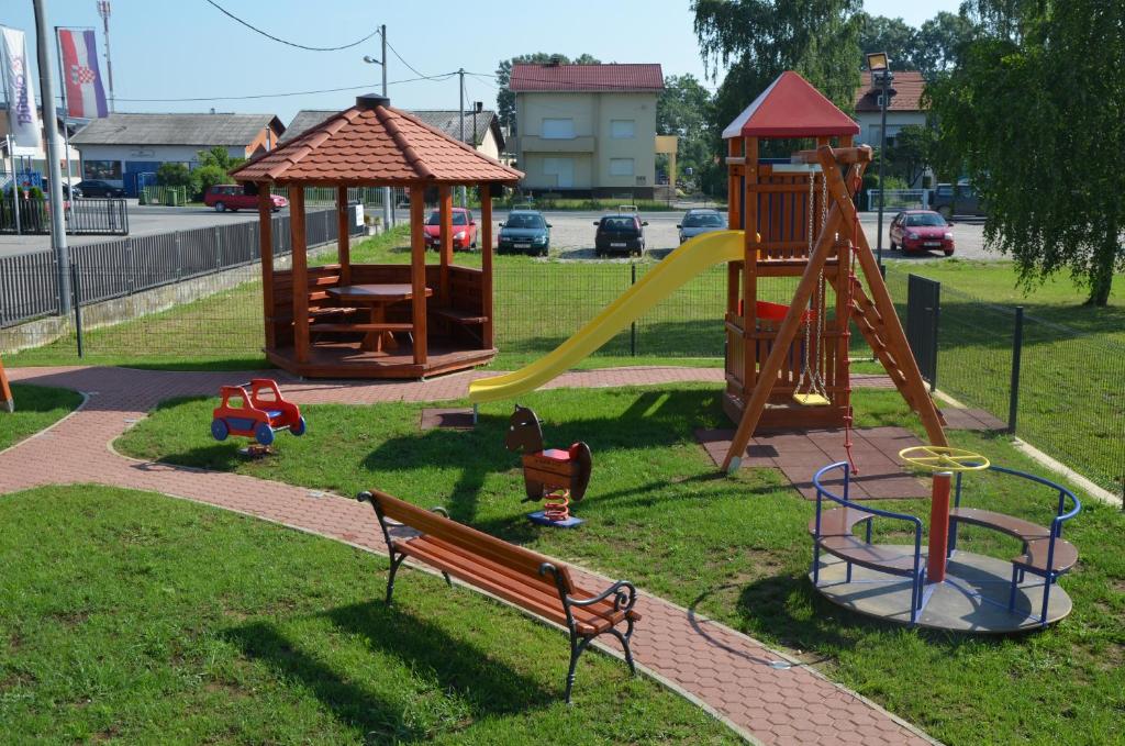 Herní místnost nebo prostor pro děti v ubytování Hotel Phoenix