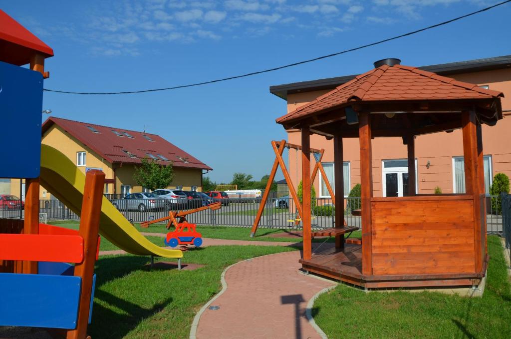 Herní místnost nebo prostor pro děti v ubytování Hotel Phoenix