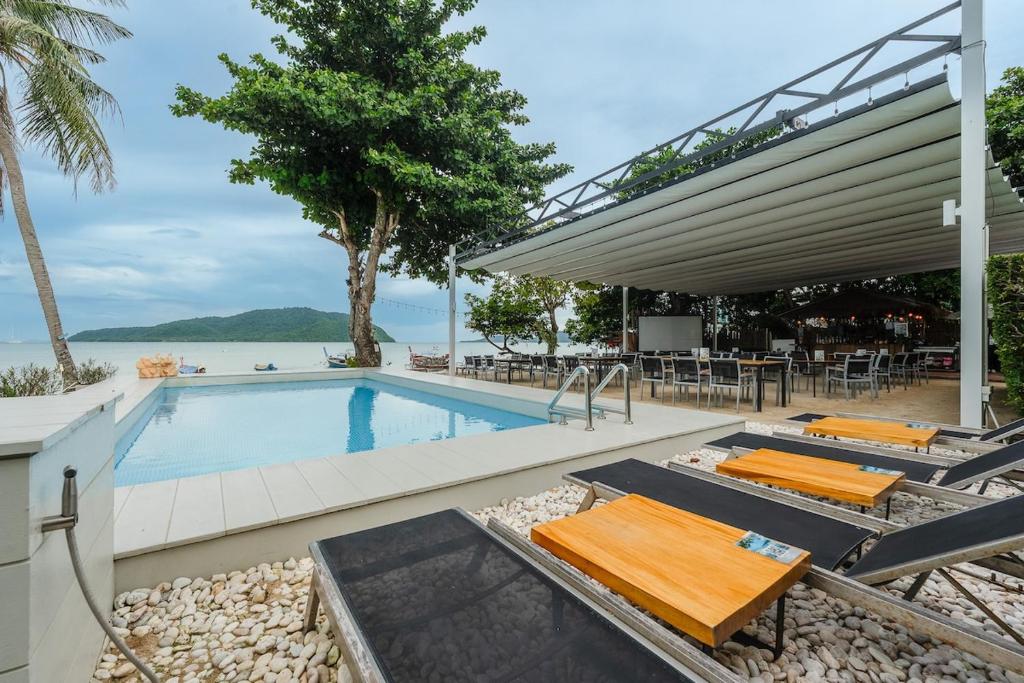 Πισίνα στο ή κοντά στο C115 Sea View Beach Bar 5 Dinning Beach Front F3