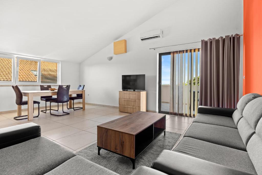 Comfort apartments with pool in Medulin - Appartement Avec Terrasse