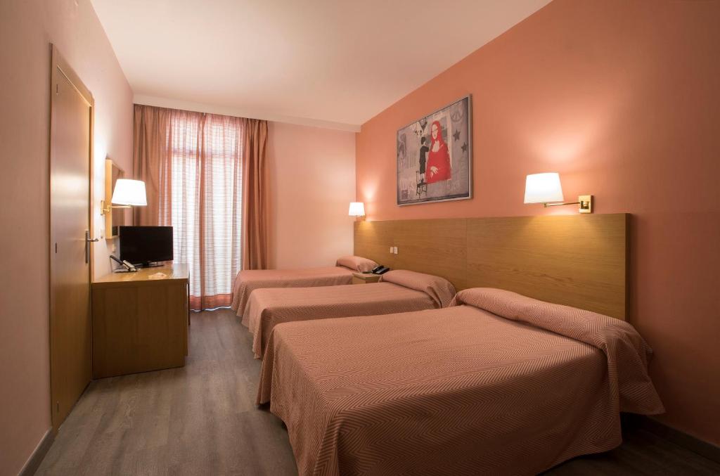 Cuatro Naciones - Resim 20