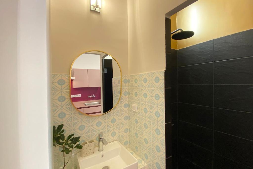 Live in Athens, PANGRATI Fine Residence - Resim 35