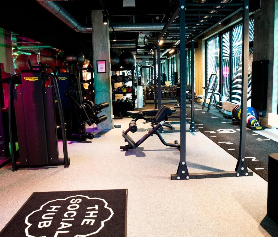 Fitness centrum a/nebo fitness zařízení v ubytování The Social Hub Berlin Alexanderplatz Extended Stay
