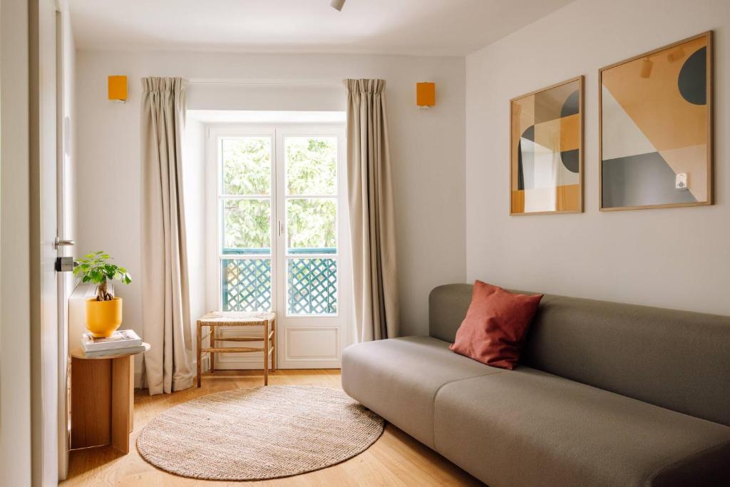 Alfama Regal Suites