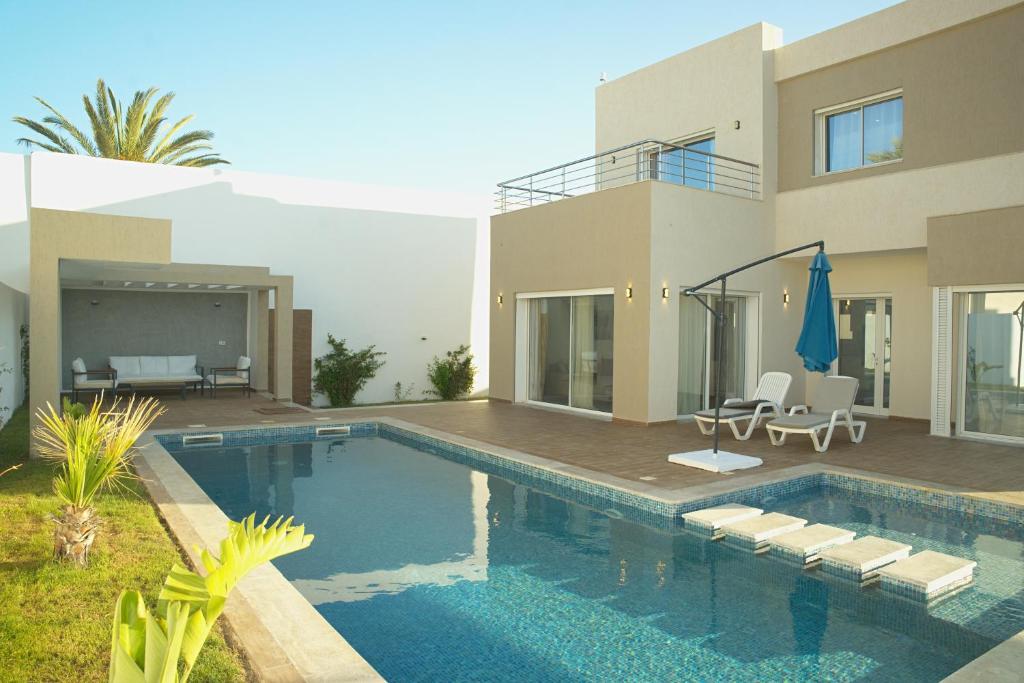 Πισίνα στο ή κοντά στο Villa Adem
