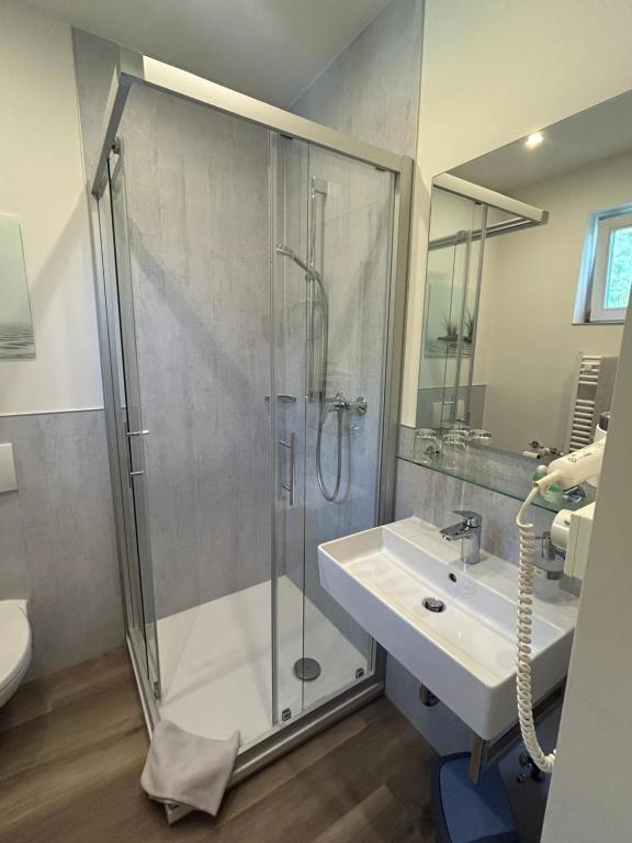 Hotel-Restaurant Jägerhof - Double Or Twin Room