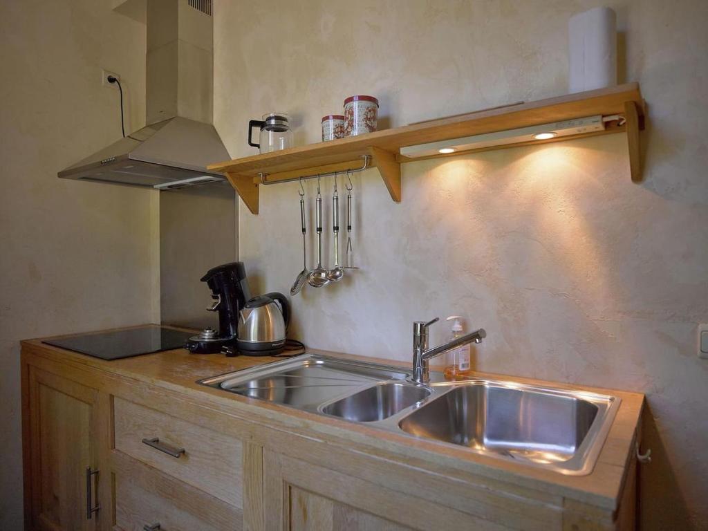 Kuchyň nebo kuchyňský kout v ubytování Apartment in Aywaille near Remouchamps Caves