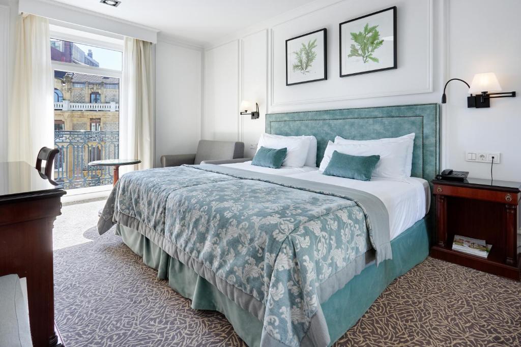 
Classic Double or Twin Room with City View
