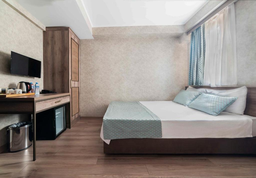 Castle Franco Suites - 15