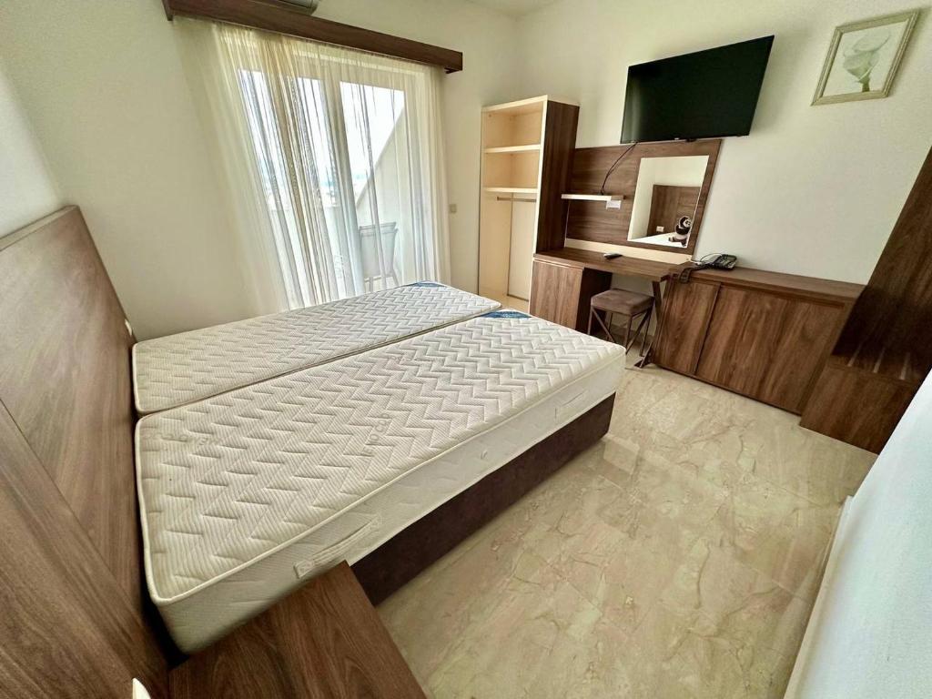 Gambar di galeri bagi Gate West Haj Nehaj di Sutomore