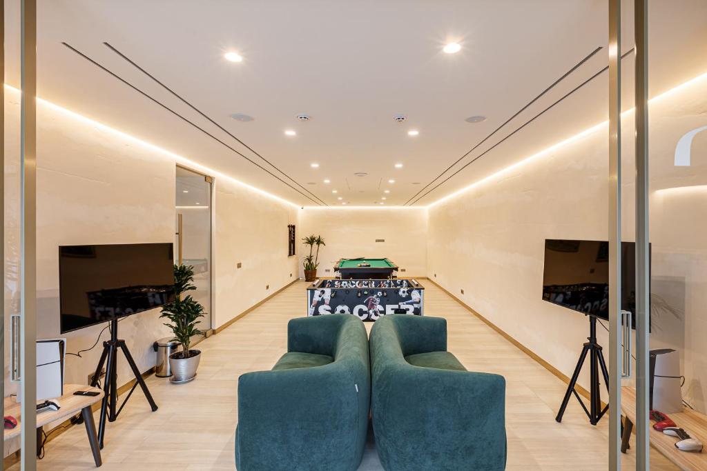 Μια τηλεόραση ή/και κέντρο ψυχαγωγίας στο Tavel Hotel & SPA