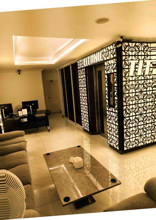 Titanic Residence-7 minute walk to the Beach - Resim 44