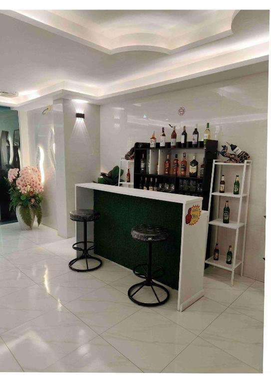 Titanic Residence-7 minute walk to the Beach - Resim 3