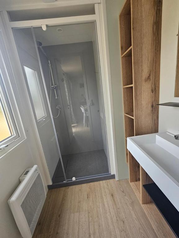 Koupelna v ubytování Camping de Charlieu - Mobile home