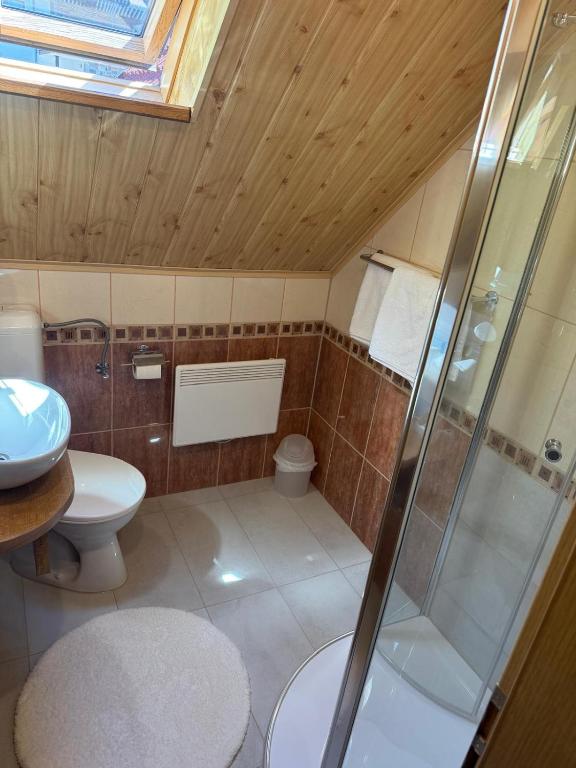 Koupelna v ubytování Casa Dan