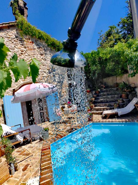 Bazén v ubytování Festina Lente Heritage Villa Krk - Heated pool nebo v jeho okolí