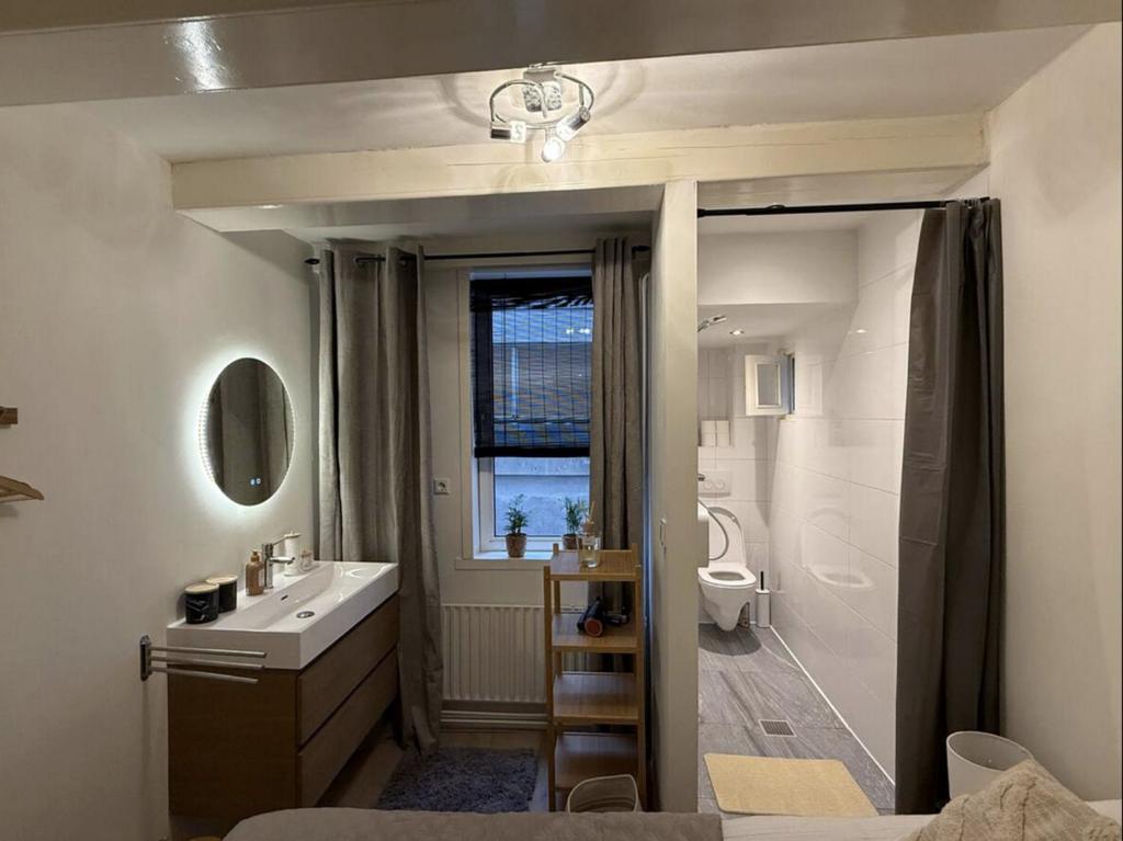 Φωτογραφία από το άλμπουμ του Chic Rembrandt Flat near Bars, Cafés, Museums στο Άμστερνταμ