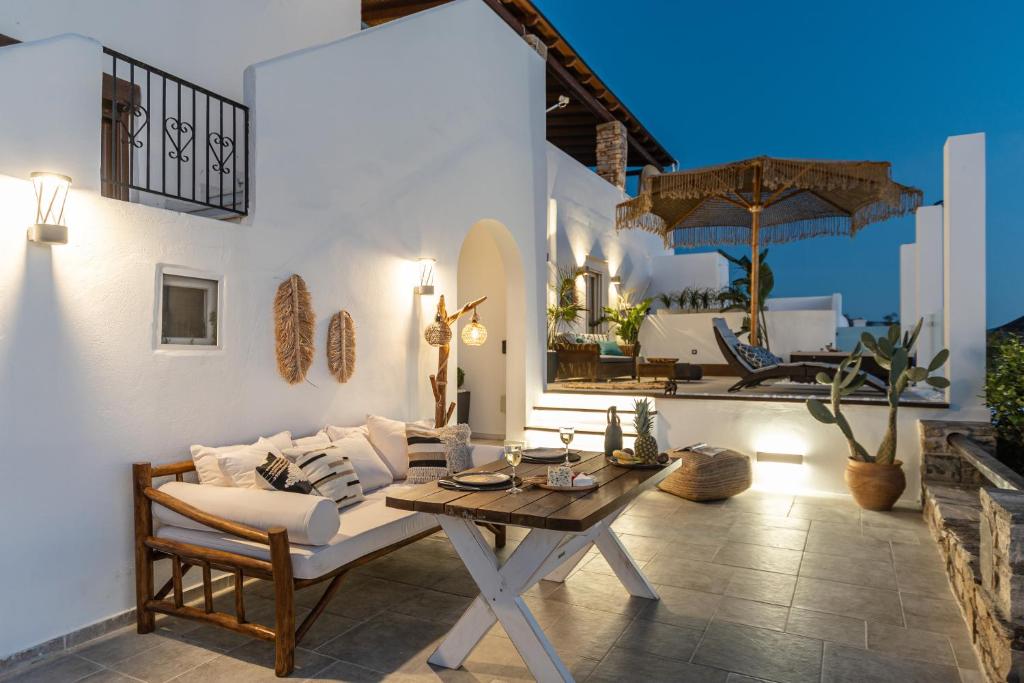 Istumisnurk majutusasutuses Mythodea Luxury Villa