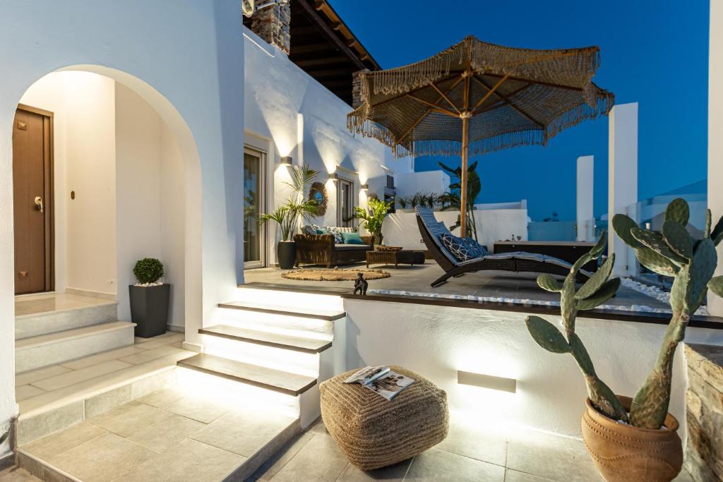 Istumisnurk majutusasutuses Mythodea Luxury Villa