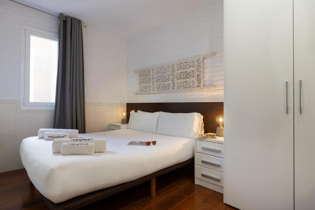 Enjoybcn Gaudi Apartments - 13