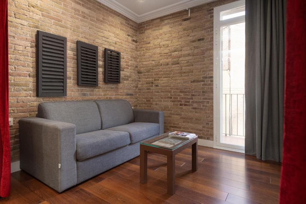 Enjoybcn Gaudi Apartments - 9