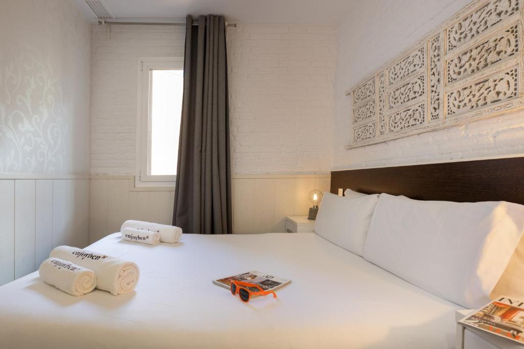 Enjoybcn Gaudi Apartments - 7