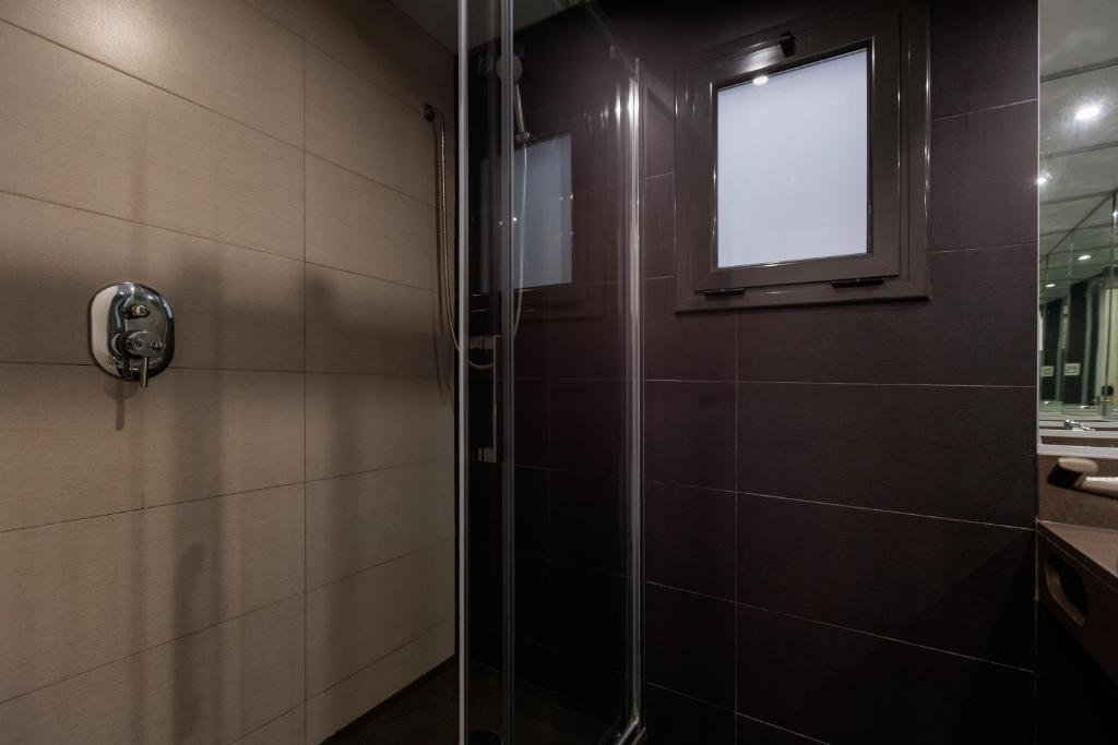 Enjoybcn Gaudi Apartments - 15