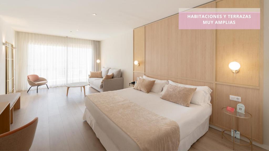 Postel nebo postele na pokoji v ubytování Hotel RH Ifach