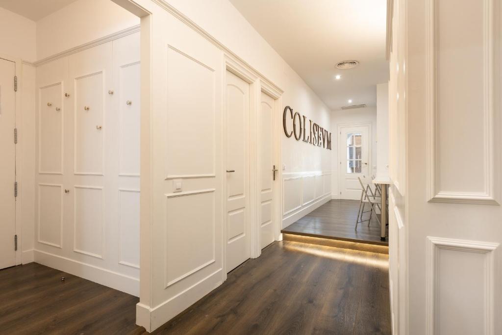 Enjoybcn Coliseum Apartments