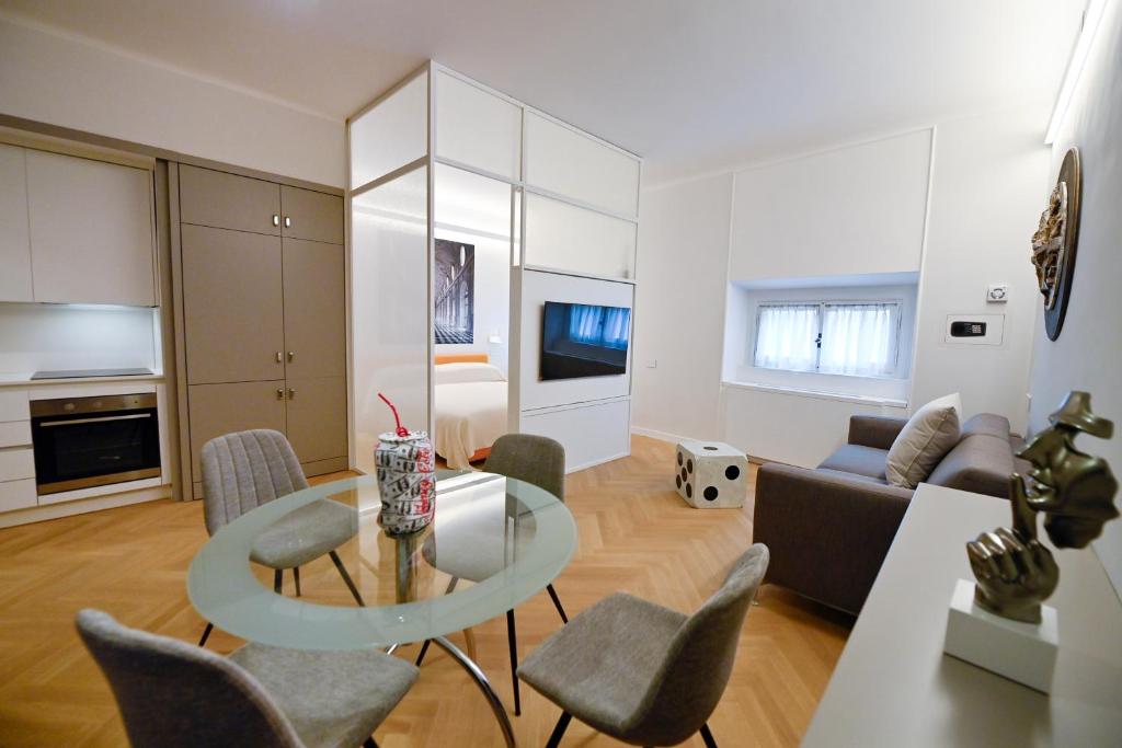 Dolce Vita Suite by Rental in Rome