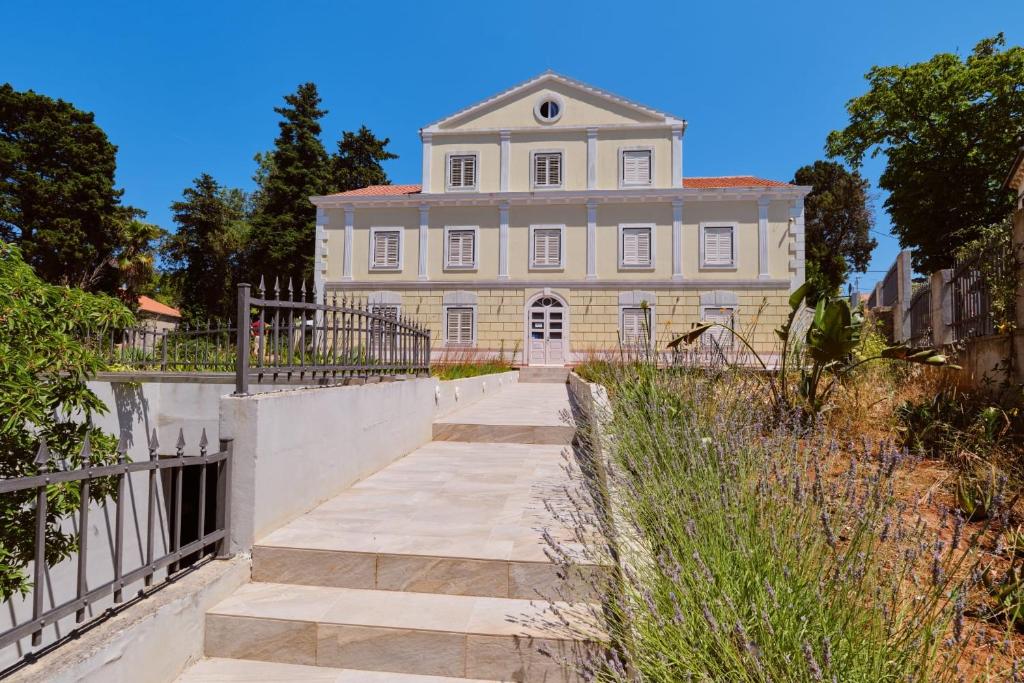 Captain' s Villa Boutique Hotel