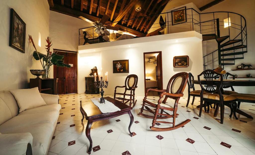Posezení v ubytování Alfiz Hotel