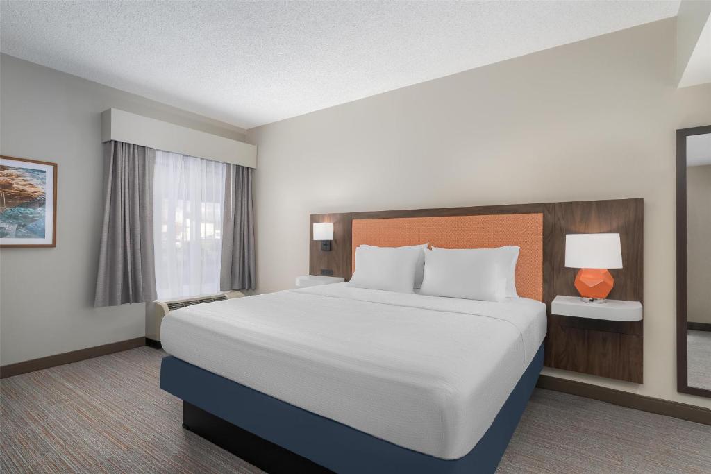 Hampton Inn Altoona photo