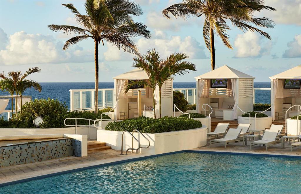 Πισίνα στο ή κοντά στο Beach House Fort Lauderdale, A Hilton Resort