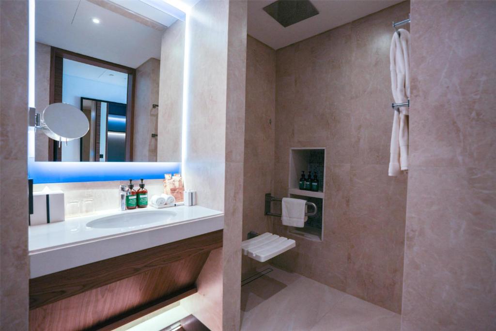 Tumbi Hotel Dubai The Palm,Tapestry Collection Hilton - Resim 32