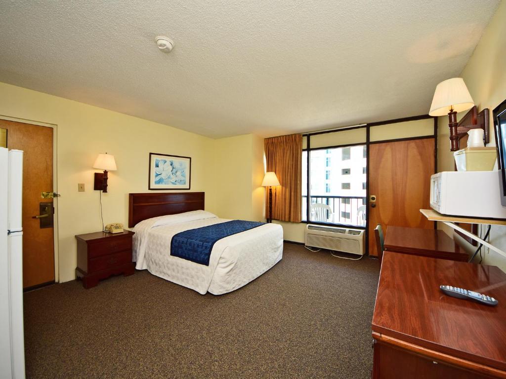 Holiday Sands South - 1 Room Side Ocean View With 1 Queen Bed - T8