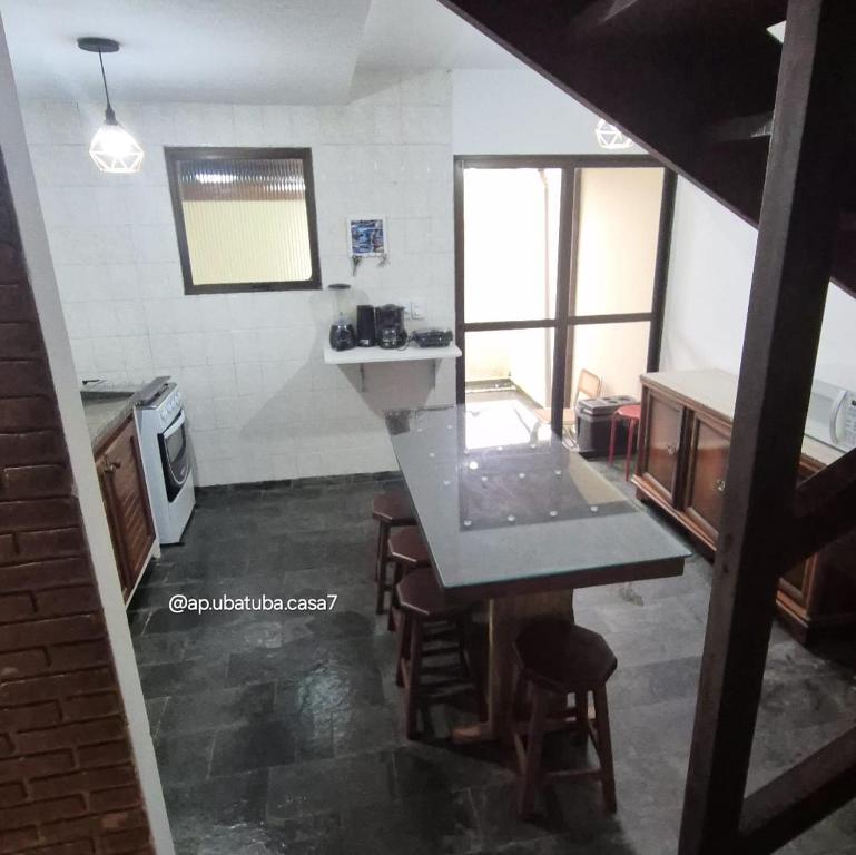 Köök või kööginurk majutusasutuses Casa 6 em Condomínio com 2Quartos 1Mezanino Wifi Piscina Churrasqueira