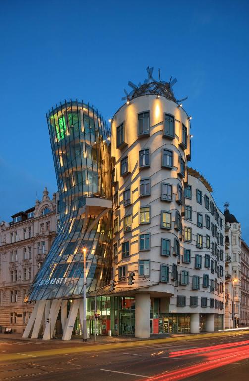 Dancing House - Tancící dum hotel - Resim 37