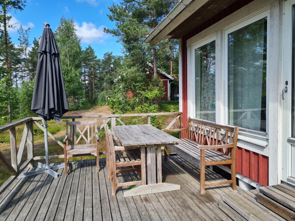 Patio nebo venkovní prostory v ubytování Gärdsholmens Skärgårdshemman "Eken"