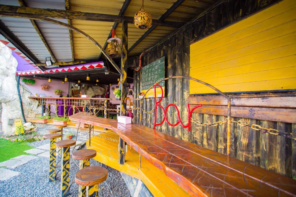 Restaurace v ubytování 墾丁戀戀莎堡特色民宿 Castillo