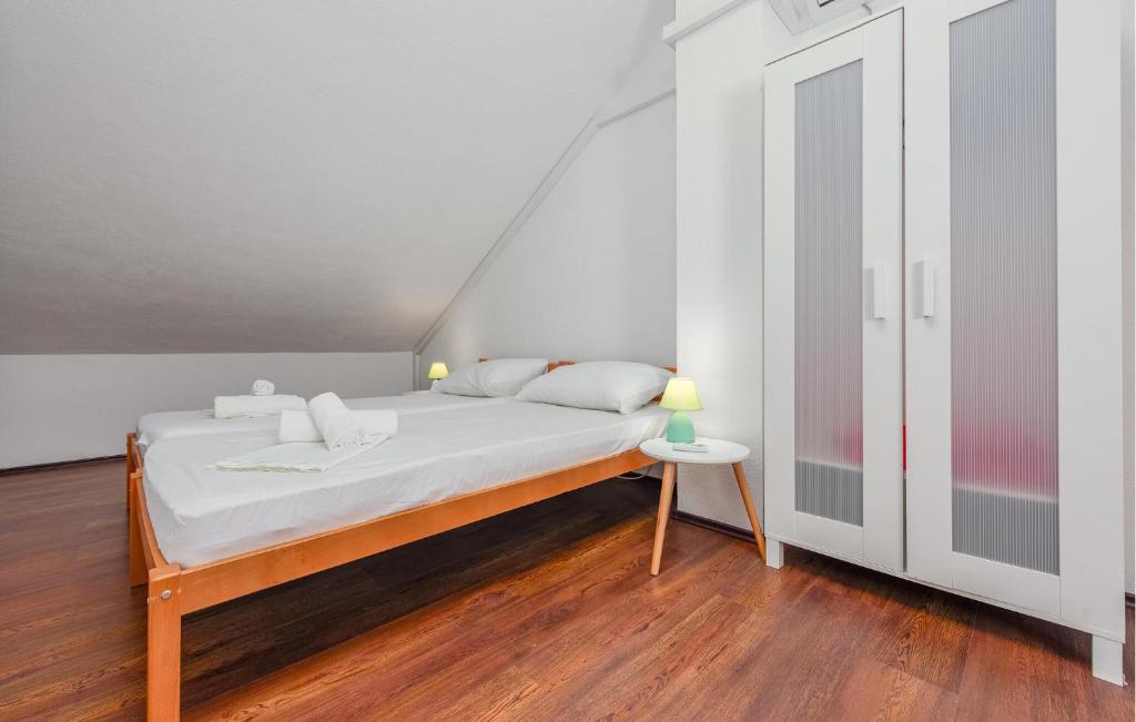 Posteľ alebo postele v izbe v ubytovaní Nice Apartment In Lukovo Sugarje